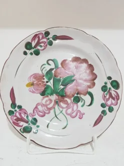 Assiette décorative St. Clement, céramique peinte à la main, France, XIXe siècle