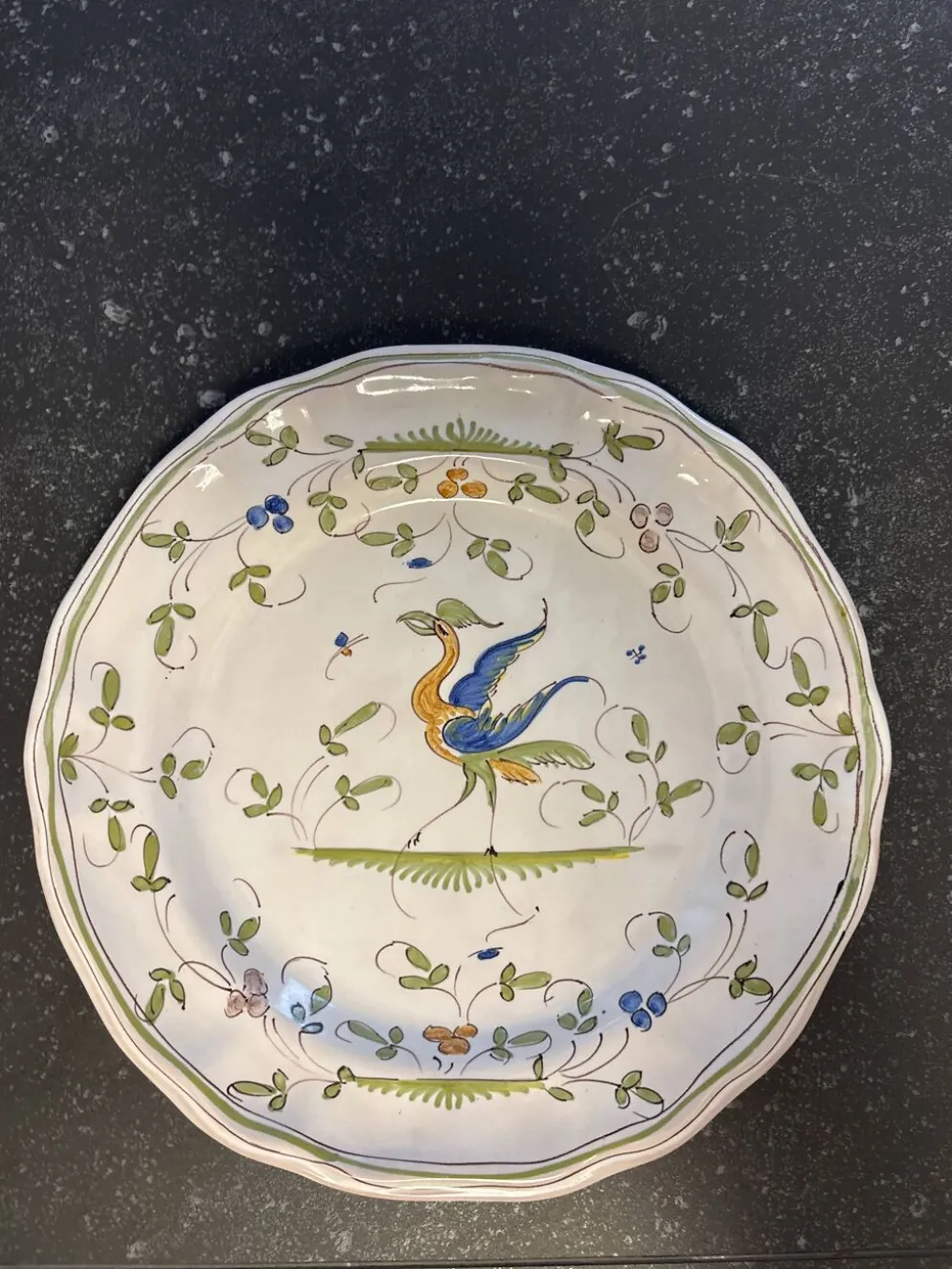 Assiette décor moustiers