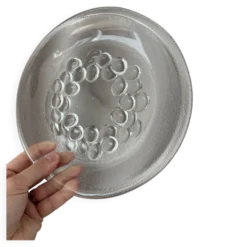 Assiette de service en verre pressé vintage – Design de couronne à bulles
