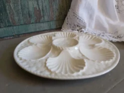 Assiette d'’huîtres en majolica de Longchamp