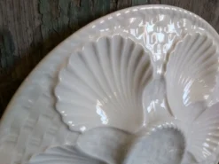 Assiette d'’huîtres en majolica de Longchamp
