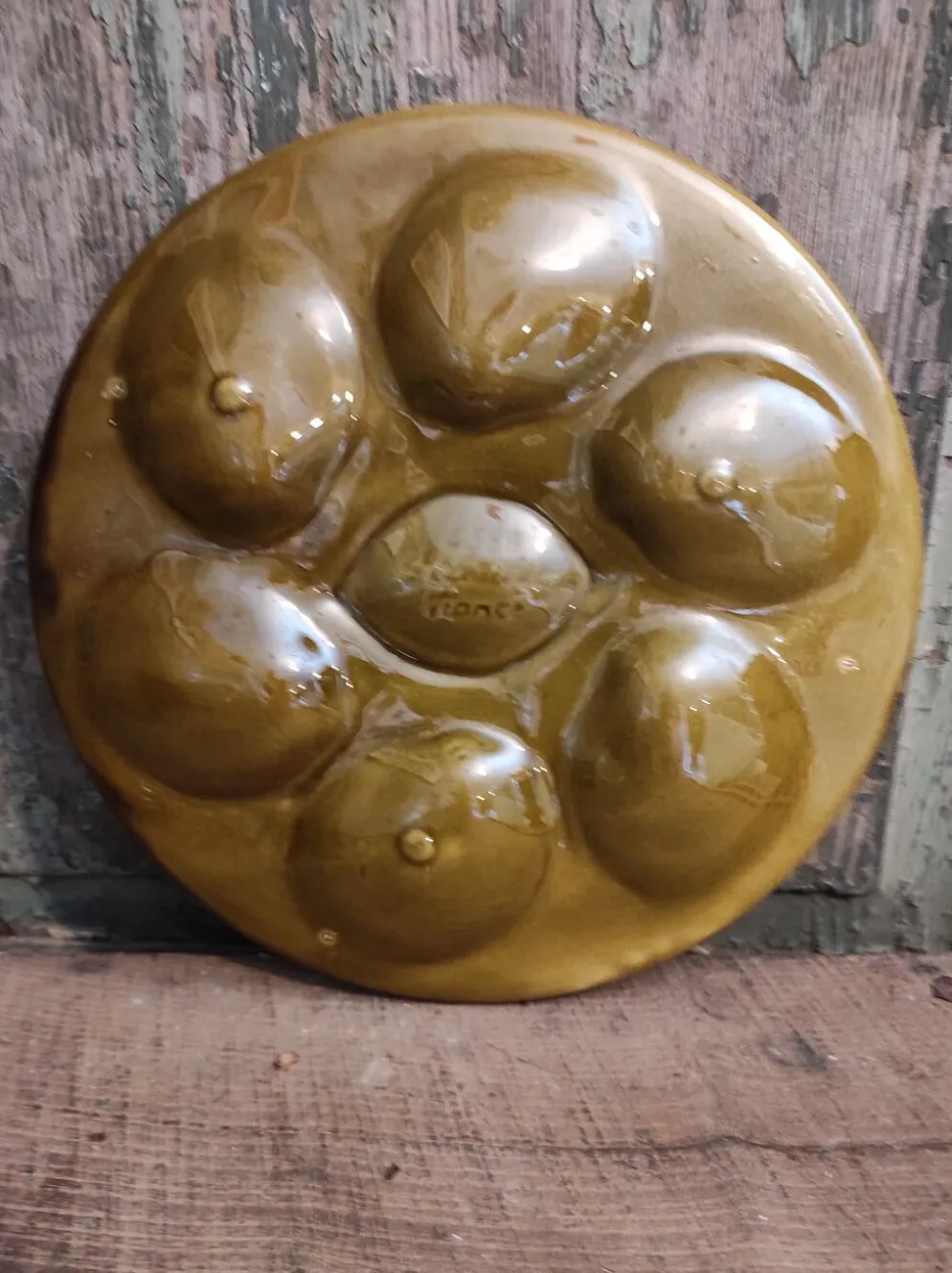 Assiette d’huîtres Français millésimées en Majolique de Saint Clément