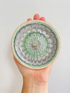 Assiette en céramique artisanat roumain