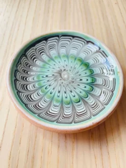 Assiette en céramique artisanat roumain
