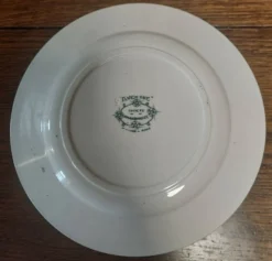 Assiette en faïence terre de fer Saint Amand décor anémone