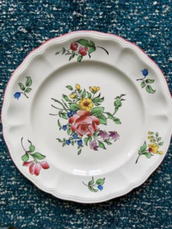 Assiette en porcelaine Luneville France