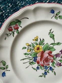 Assiette en porcelaine Luneville France