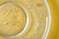 Assiette en verre Cibulak : plat moderne clair du milieu du siècle par Pavel Panek / 1974