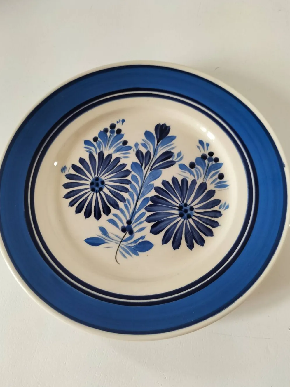 Assiette HB Quimper décor floral années 60-70