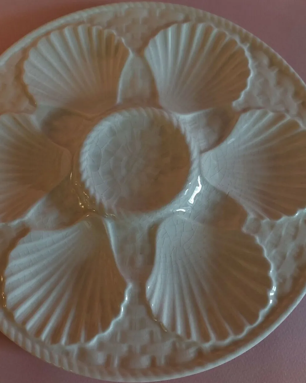 Assiette à huîtres en faïence blanche de Longchamp