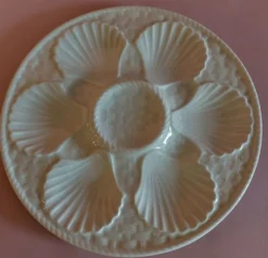 Assiette à huîtres en faïence blanche de Longchamp