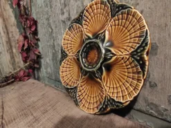 Assiette à huîtres en majolique vintage Français de Sarreguemines