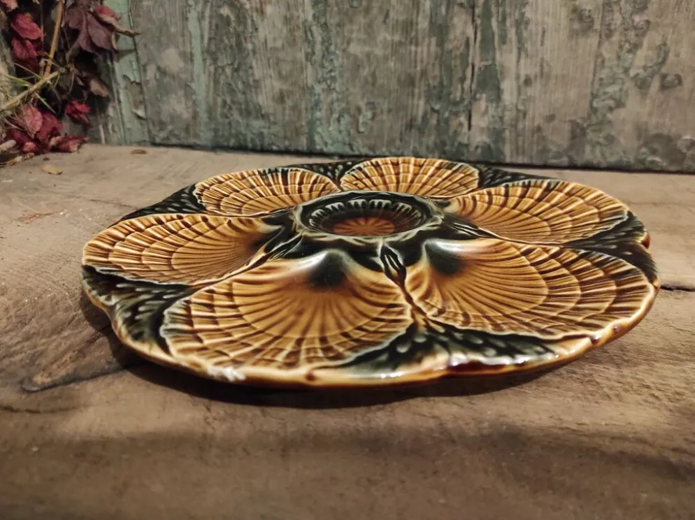 Assiette à huîtres en majolique vintage Français de Sarreguemines