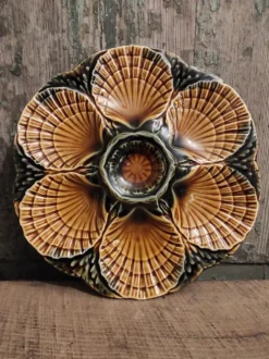 Assiette à huîtres en majolique vintage Français de Sarreguemines