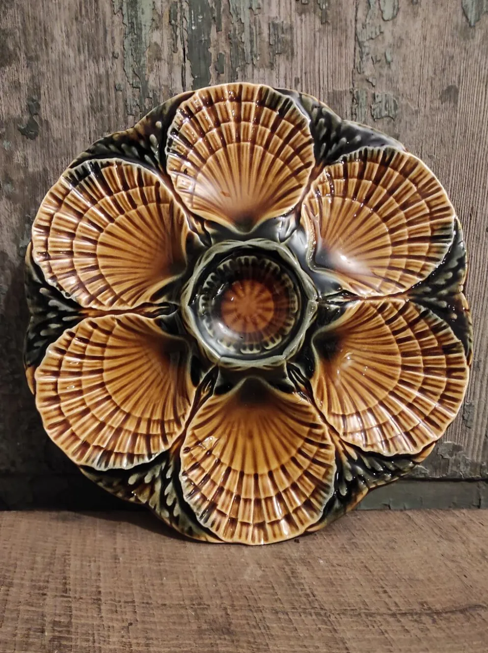 Assiette à huîtres en majolique vintage Français de Sarreguemines