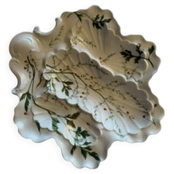 Assiette à huîtres en porcelaine de Limoges BH, décor botanique art nouveau