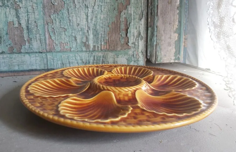 Assiette à huîtres vintage française en majolique de Longchamp