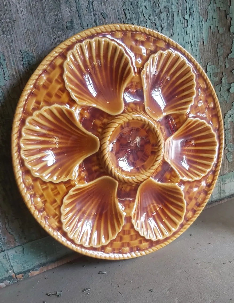 Assiette à huîtres vintage française en majolique de Longchamp
