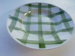 Assiette modèle nappe