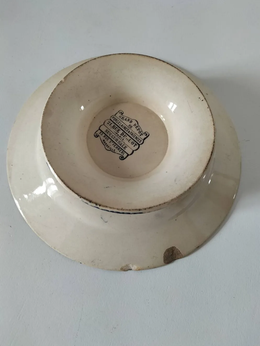 assiette piédouche E. Bourgeois Grand Dépôt décor bleu végétal