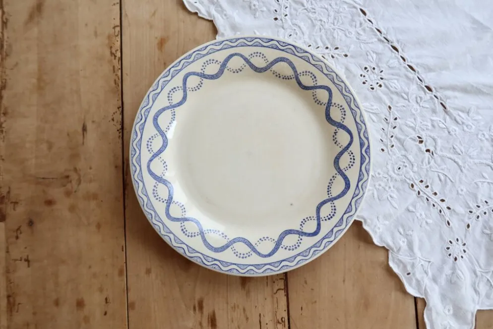 Assiette plate ancienne Gien Aurélie – Faïence ivoire motif Tissu Lesage bl