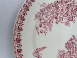 Assiette plate ancienne terre de fer rose Onnaing | Faïence française