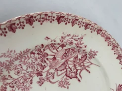 Assiette plate ancienne terre de fer rose Onnaing | Faïence française