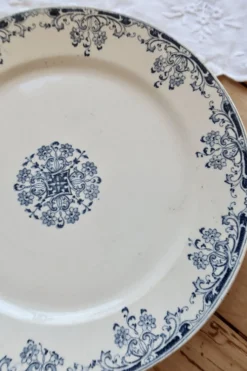 Assiette plate ancienne terre de fer Sarreguemines U&C modèle Mignon