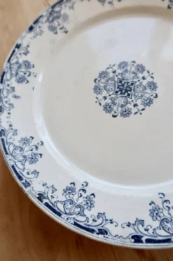 Assiette plate ancienne terre de fer Sarreguemines U&C modèle Mignon