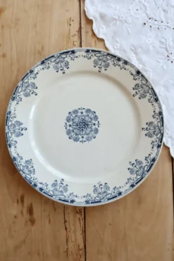 Assiette plate ancienne terre de fer Sarreguemines U&C modèle Mignon