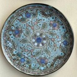 Assiette plate en céramique émaillée, Danuta Le Hénaf