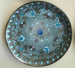 Assiette plate en céramique émaillée, Danuta Le Hénaff