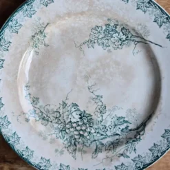 Assiette plate modèle Raisin