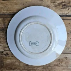 Assiette plate modèle Raisin