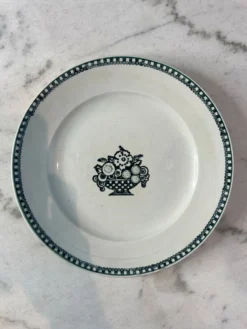 Assiette plate Saint Amand décor corbeille fleurie 23cm