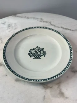Assiette plate Saint Amand décor corbeille fleurie 23cm