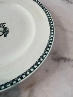 Assiette plate Saint Amand décor corbeille fleurie 23cm