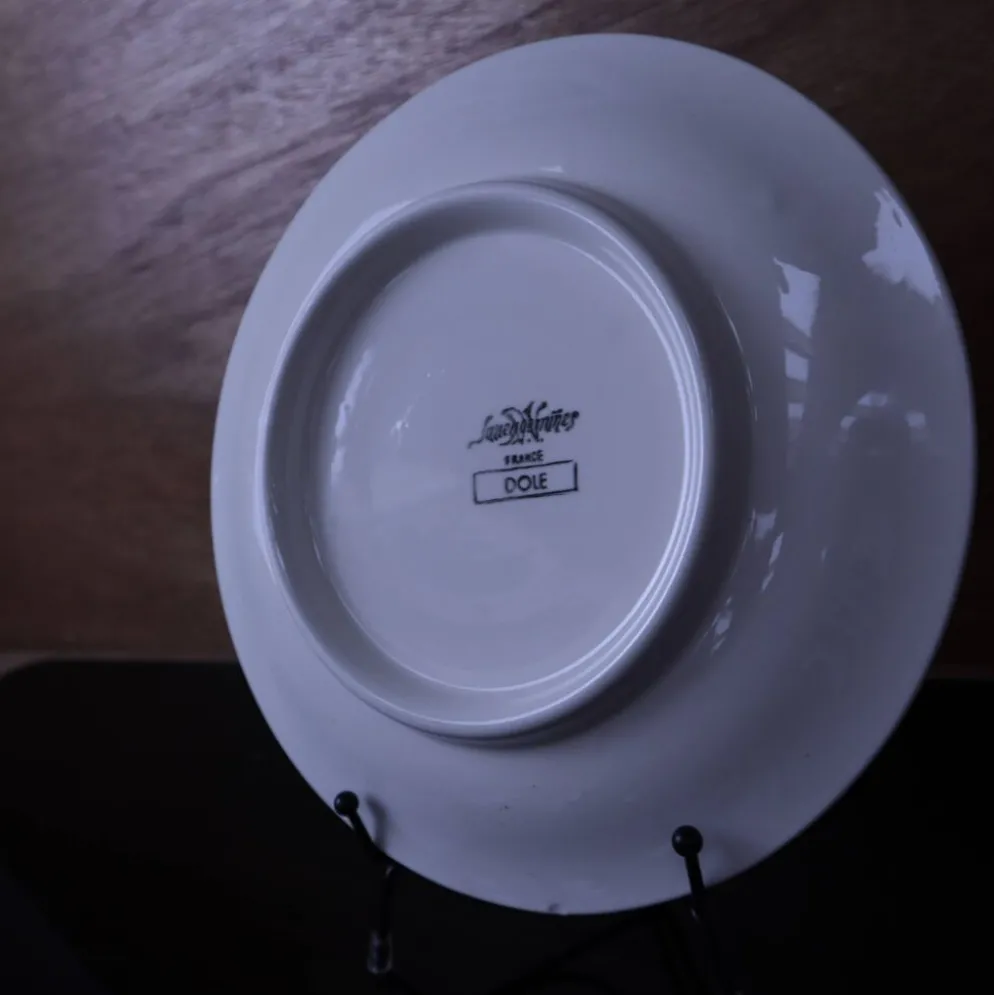 Assiette plate sur pied Sarreguemines "Dole"