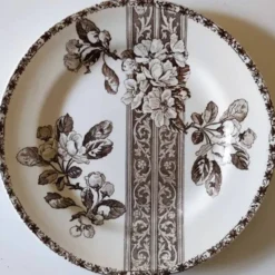 Assiette plate terre de fer Aubépine & dentelle Grand dépôt Émile Bourgeois