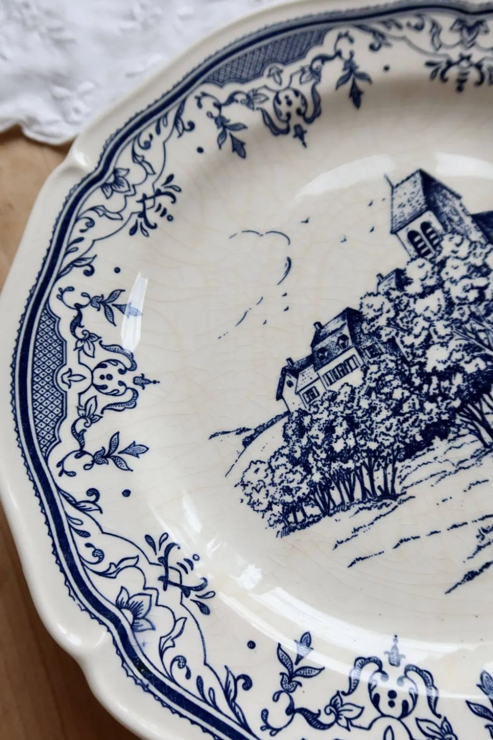 Assiette plate vintage faïence de Gien – Décor bleu romantique