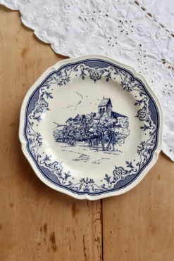 Assiette plate vintage faïence de Gien – Décor bleu romantique