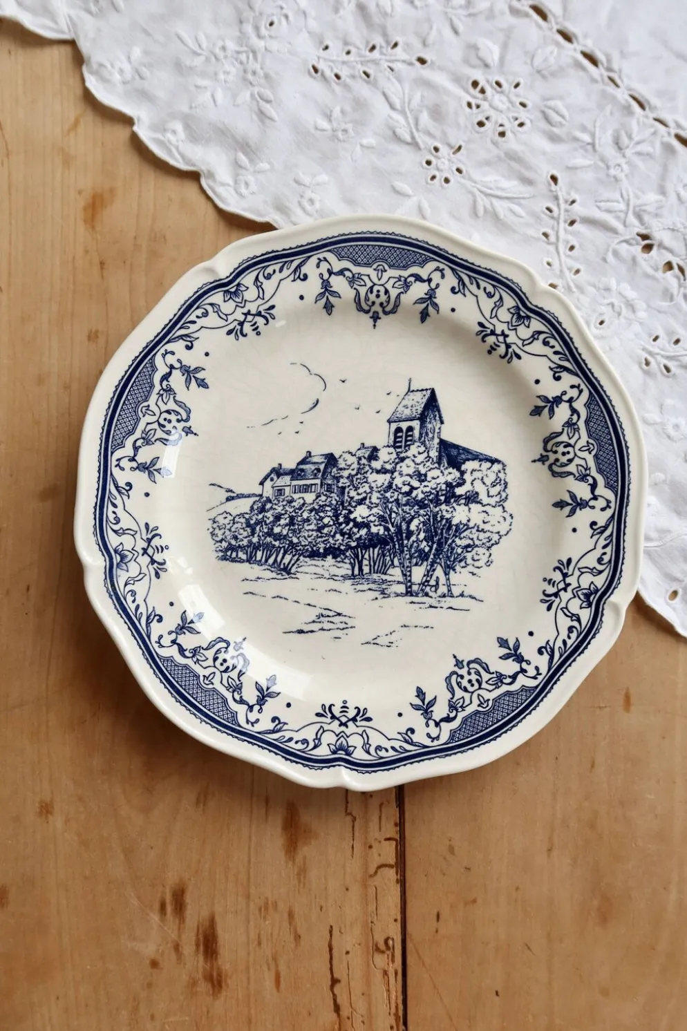 Assiette plate vintage faïence de Gien – Décor bleu romantique