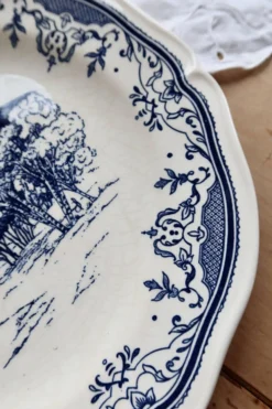 Assiette plate vintage faïence de Gien – Décor bleu romantique