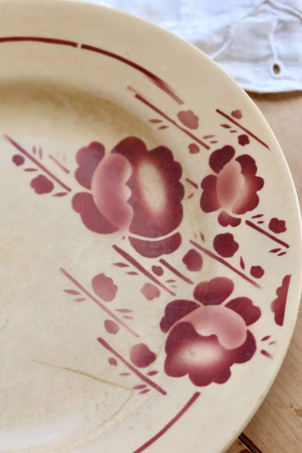 Assiette plate vintage terre de fer Saint-Amand modèle 211