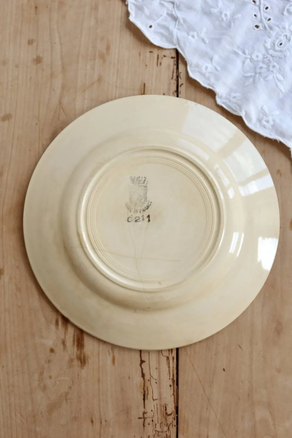 Assiette plate vintage terre de fer Saint-Amand modèle 211