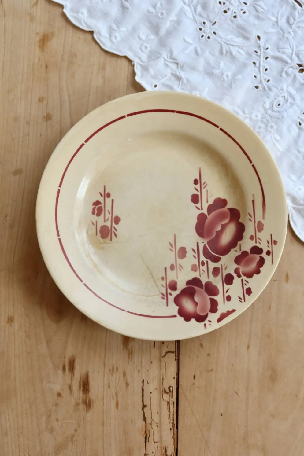 Assiette plate vintage terre de fer Saint-Amand modèle 211
