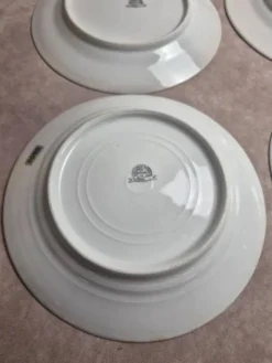 10 assiettes anciennes en porcelaine – Aux Lions de Faïence Paris – Xixe
