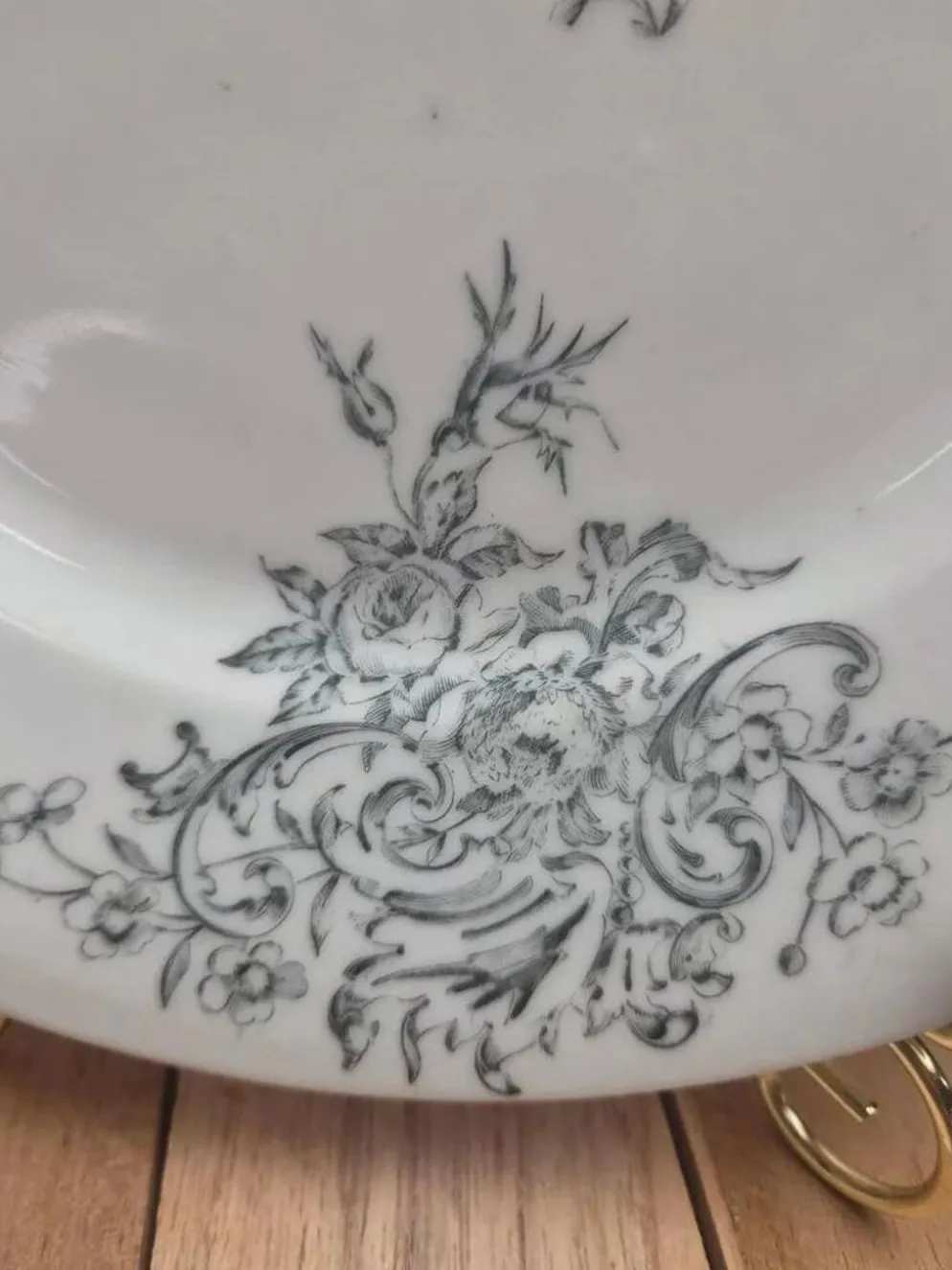 10 assiettes anciennes en porcelaine – Aux Lions de Faïence Paris – Xixe