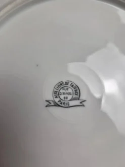 10 assiettes anciennes en porcelaine – Aux Lions de Faïence Paris – Xixe