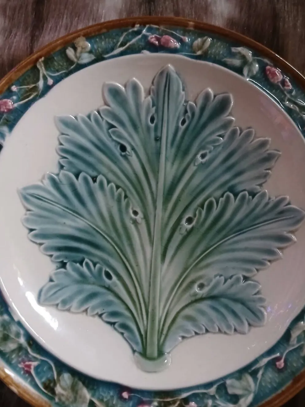 5 assiettes anciennes majolique Longchamp